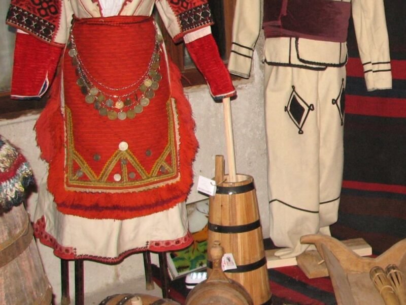 Македонска носија