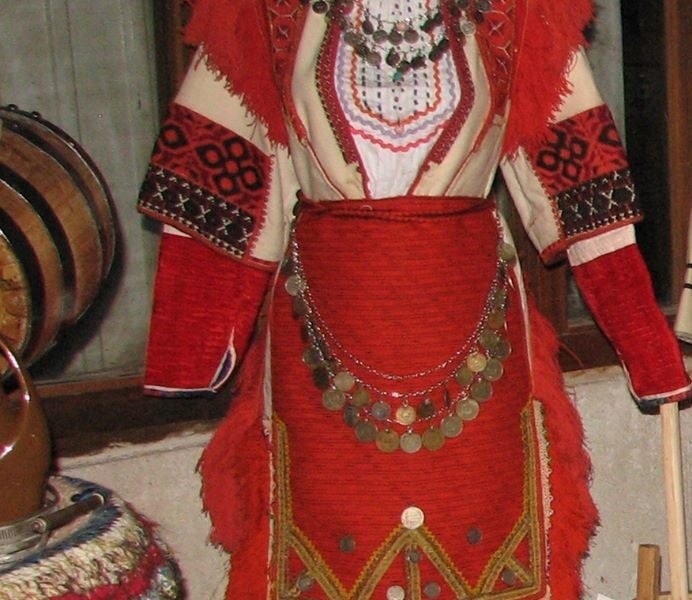 Македонска носија