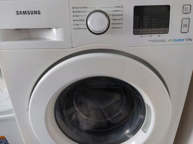 Машина за перење алишта Samsung
